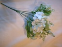 Gemengd boeketje Lichtgroen voor bv bruidsboeket of corsages corsage boeketvuller hortensia pioen pom
