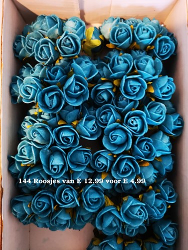 [A-007177] Mini Foam Roos Blauw Azuro 2 cm Doos 144 stuks