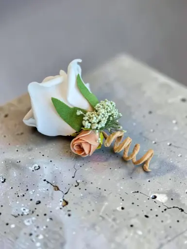 [A-028129] Corsage Roos Cremeroze, cava, creme CEM 1-1-1 Maatwerk 