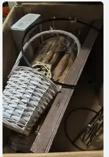 [A-028159] Restantenbox Bomvol natuurlijke materialen, maxi kaneel en ondergrond, frame ring enz Bekijk video voor inhoud 